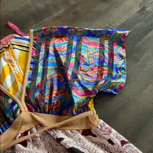 Gorgeous multi-patterned boutique top! - Picture 6 of 6